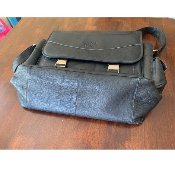 Premium Leather 14 MacBook Pro Messenger Bag w/Sleeve by Michael Santoro Design - Picture 11 of 15